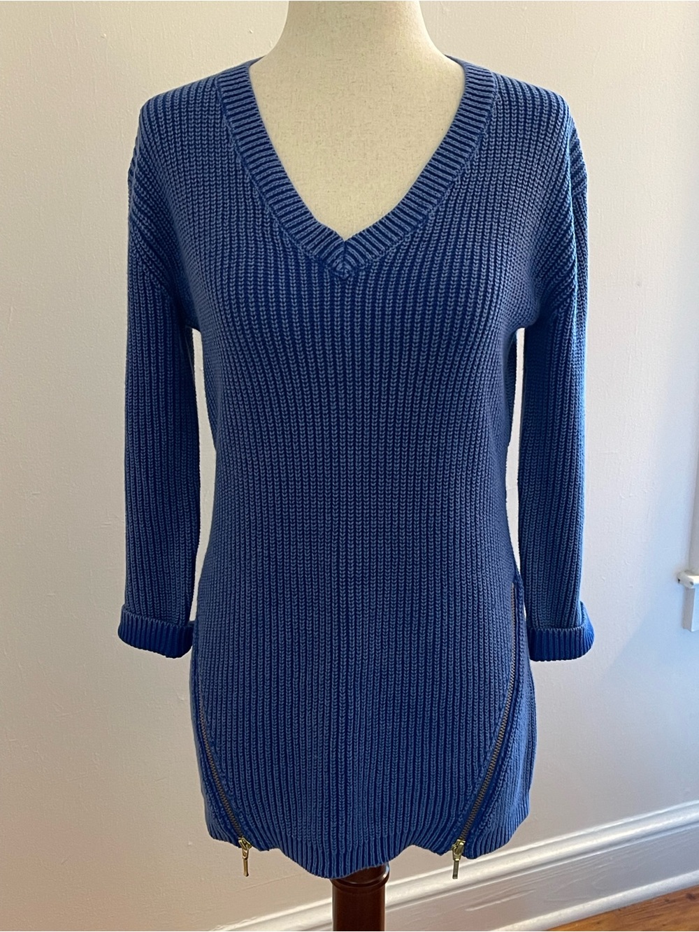 Tyler Boe XS Blue Cotton Ribbed V-Neck Sweater Tunic Gold Zips Dragonfly